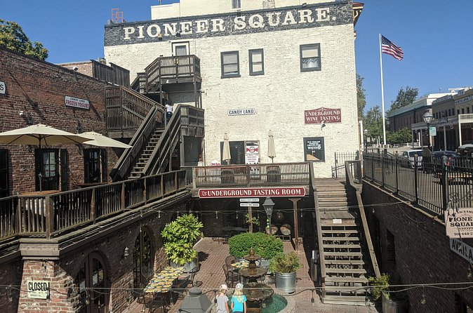 Old Sacramento Scavenger Hunt Walking Tour and Game - Stop 4: Delta King Hotel closes the route