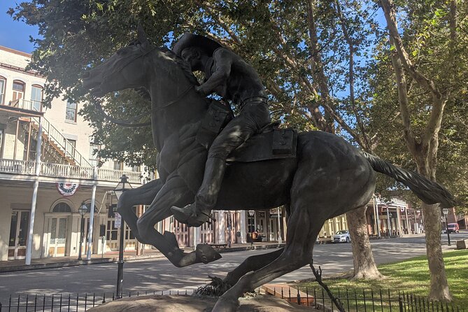 Old Sacramento Scavenger Hunt Walking Tour and Game - Stop 1: Old Sacramento sets the scene
