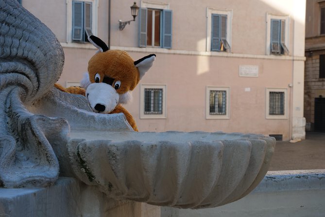 Open Air Escape Game - TRASTEVERE REVOLUTION - Walking Through Alleys and Courtyards