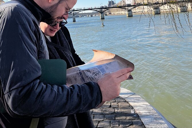Outdoor Escape Game in Paris : The Stone of Nicolas Flamel - Meeting Thibaut at Place Louis Lépine