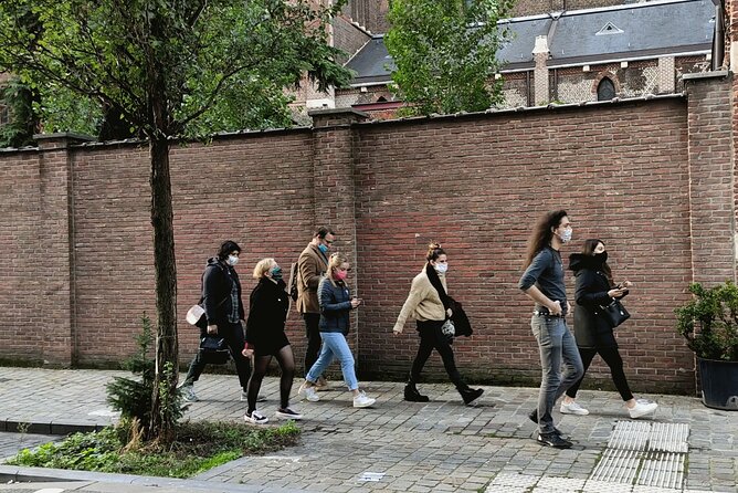 Outdoor Escape Game with drinks in Brussels - Following the backpack, phone, and GPS clues
