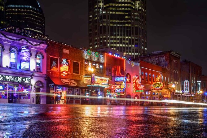 Outdoor Escape Room: Downtown Nashville Adventure - Families, Dates, and Team-Building Groups