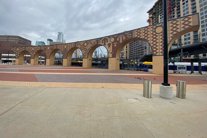 Outdoor Escape Room in Minneapolis - Downtown East - How the physical box and app work together