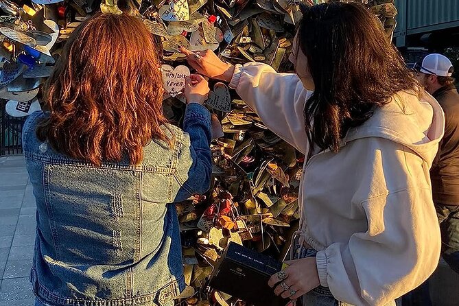 Outdoor Escape Room in New York City - Central Park - Finding clues in the real world