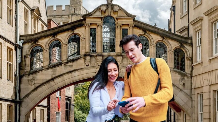 Oxford: City Tour & Exploration Game - College streets and the town and gown story