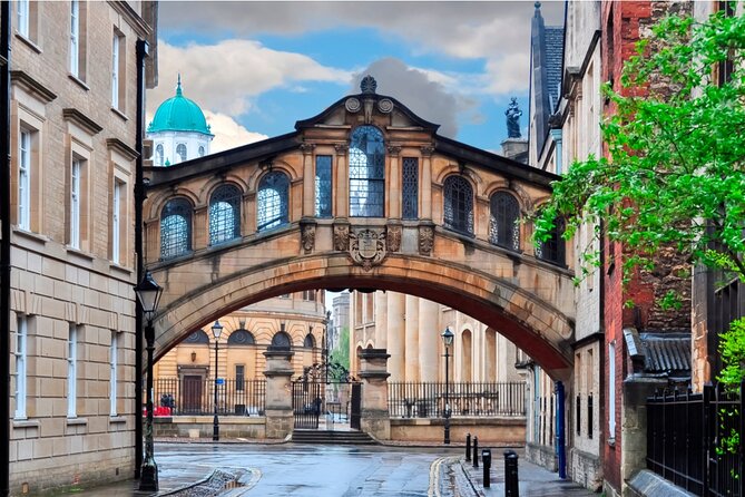 Oxford’s Famous Alumni: Self-Guided Story Puzzle Walk - Somerville College and The Old Parsonage Hotel