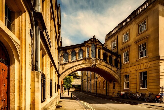 Oxford Scavenger Hunt and Sights Self-Guided Tour - The Bridge of Sighs and route-based clues
