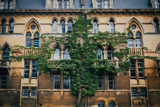 Oxford Scavenger Hunt and Sights Self-Guided Tour - Questions that make you look twice