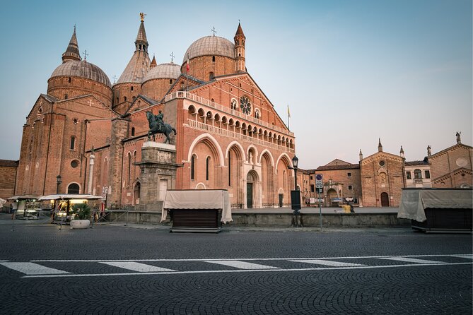 Padua Scavenger Hunt and Highlights Self Guided Audio Tour - Prato della Valle, Garibaldi, and the cathedral