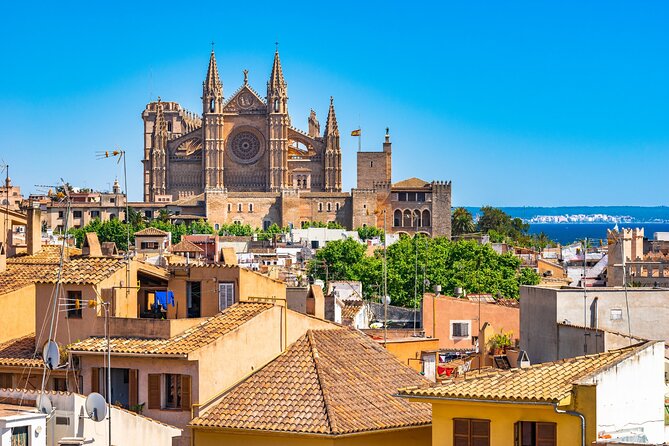 Palma de Mallorca Self-Guided Scavenger Hunt and Tour - La iglesia de Monti-sion and the church-to-church rhythm