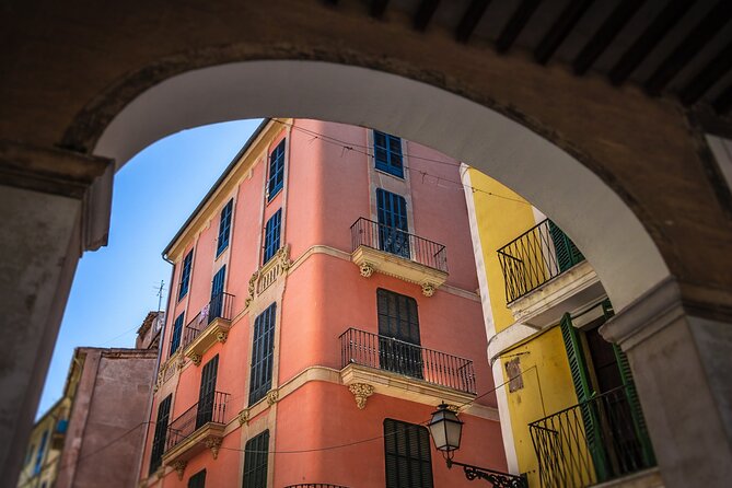 Palma de Mallorca Self-Guided Scavenger Hunt and Tour - La Bodeguita del Medio de La Lonja