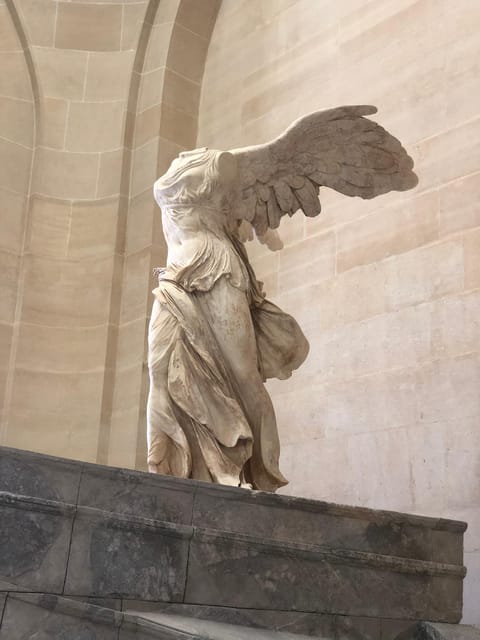 Paris Louvre : Private Treasure Hunt for Families or groups - The Mona Lisa as the first major clue