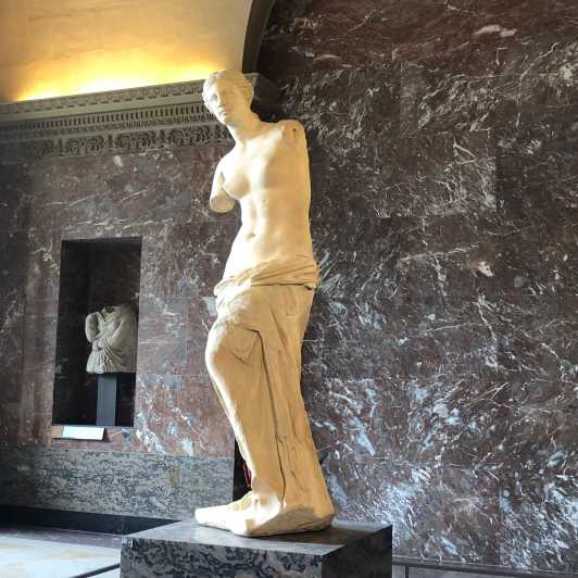 Paris Louvre : Private Treasure Hunt for Families or groups - Meeting under Louis XIV and getting inside