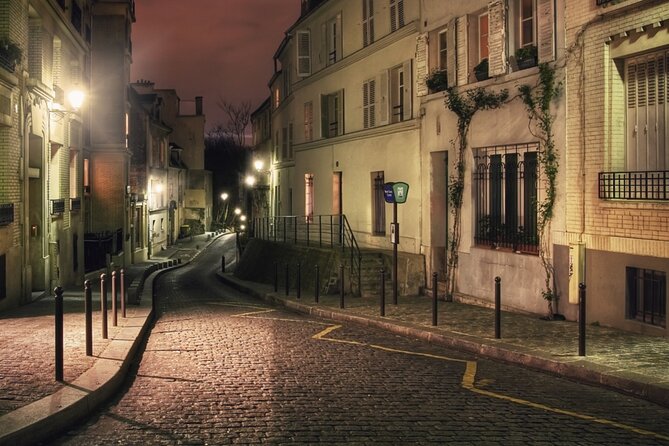 Paris Murder Mystery: Death on the Seine Quest and Tour - A murder mystery between the Louvre and the Seine