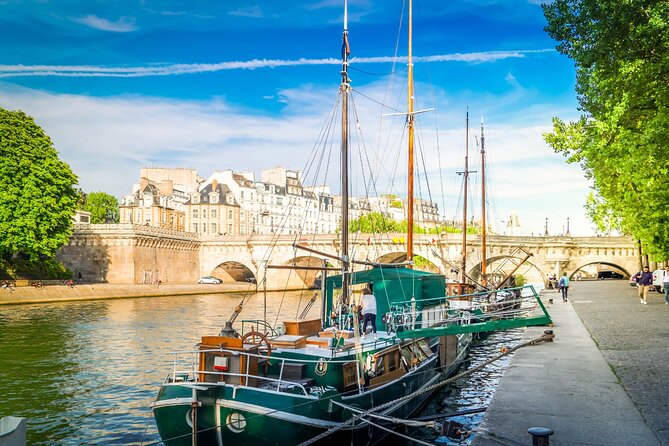 Paris Scavenger Hunt and Highlights Self-Guided Tour - Starting beside the Eiffel Tower