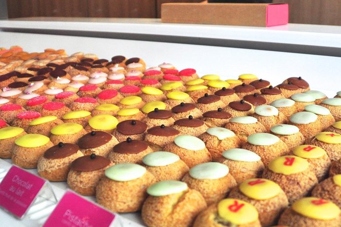 Paris Sweet & Chocolate Family Treasure Hunt - Two chocolate shops with different personalities