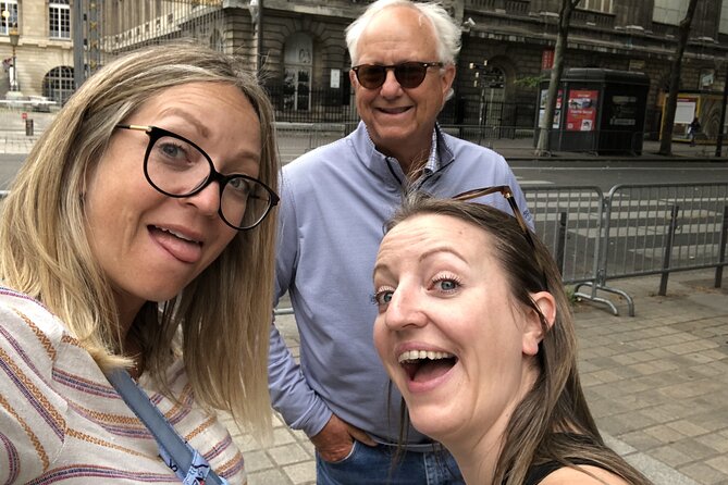 Paris WWII: Occupation & Liberation Exploration Game and Tour - Pont des Arts and the river crossing
