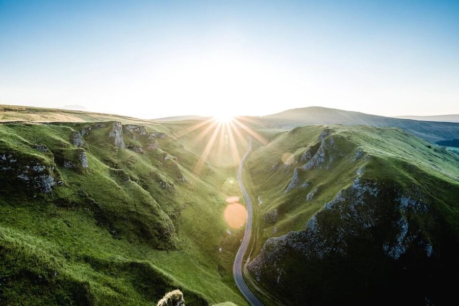 Peak District: Fun Puzzle Treasure Hunt to a Pub! - The cave section and changing conditions