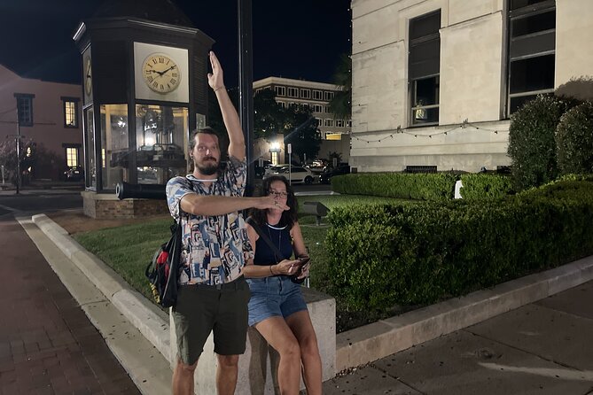 Pensacola Love in the City Date Tour & Scavenger Hunt - The Saenger Theatre and the photo stops