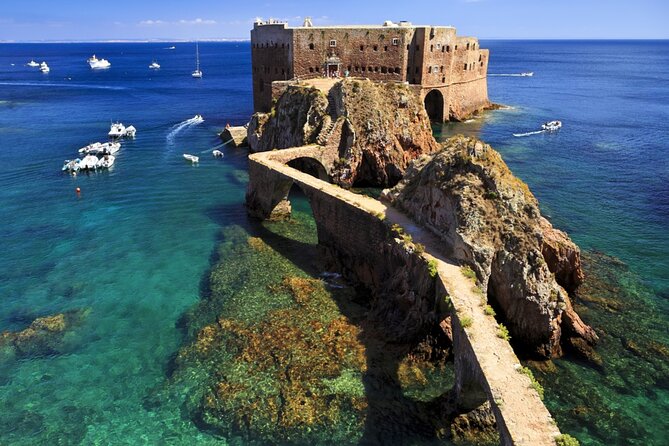 Porto by the Ocean: Self-Guided Puzzle Adventure - O Mensageiro and Fonte da Cantareira