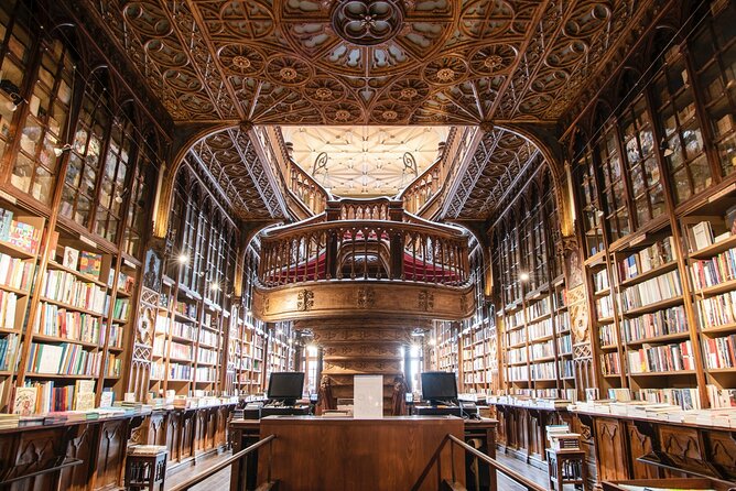 Porto Scavenger Hunt and Sights Self-Guided Tour - Why the no-time-limit format matters