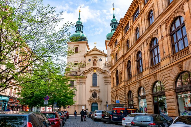 Prague: Alchemy & Dark Arts Exploration Game Tour - Palác Platýz and the first change of pace