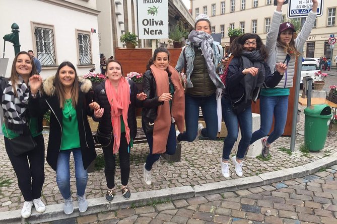 Private city discovery tour - A Historical Treasure Hunt - Václavské náměstí and the first city clues