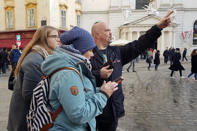 Private City Discovery walk - Historical Treasure hunt - Sixteen stops through the Inner City