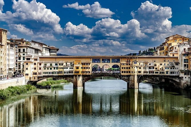 Private Family Tour - Uffizi Gallery for Kids - Following Botticelli, Leonardo, Michelangelo, and Raphael