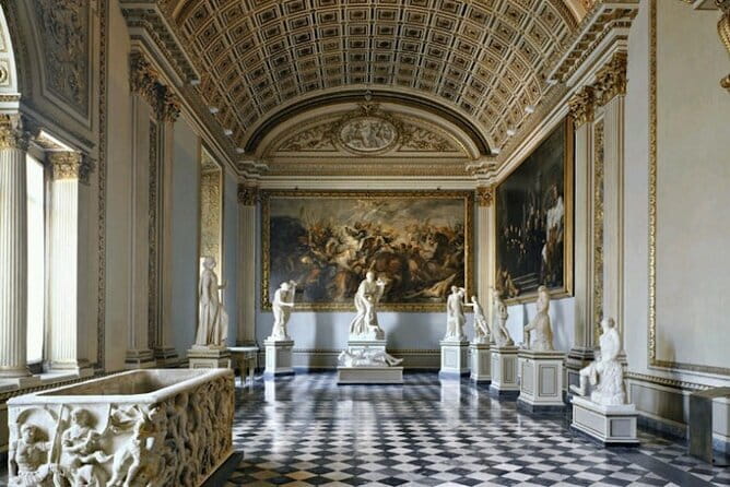 Private Family Tour - Uffizi Gallery for Kids - Meeting at Rivoire in Piazza della Signoria