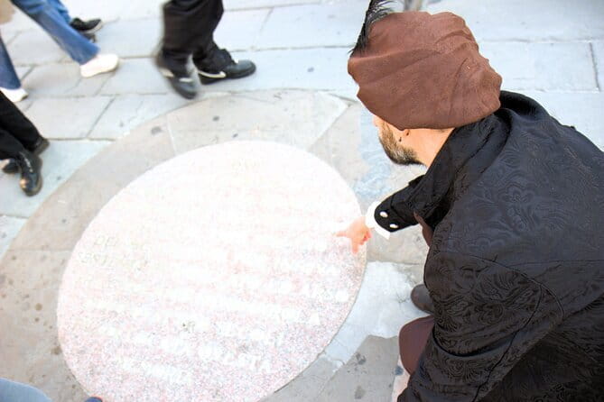 Private Kids Treasure Hunt in Palazzo Vecchio. Timed entry! - Piazza della Signoria as an open-air clue room