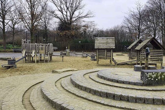Private scavenger hunt around Broich Castle in Mülheim an der Ruhr - Key points to know before you book