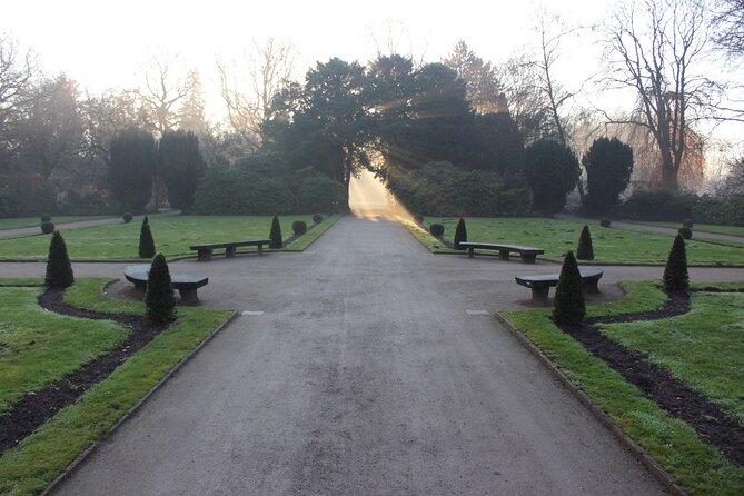 Private scavenger hunt around the Berge Castle in Gelsenkirchen - Starting at Adenauerallee 103