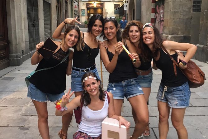 Private Treasure Hunt The Explorer | Guided, fun & 100% Offline | Xventura - Starting in El Born at Plaça Comercial