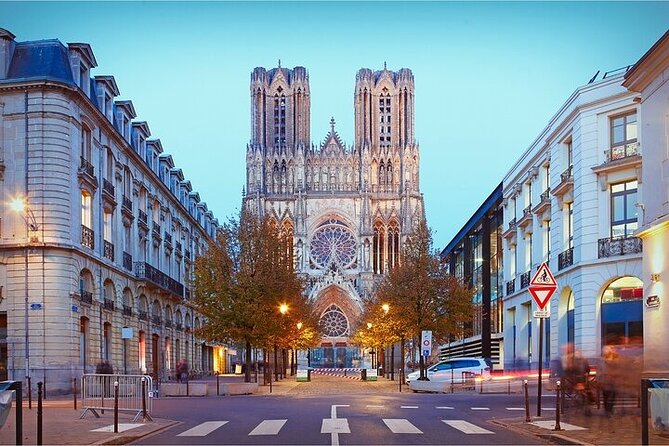 Reims Scavenger Hunt and Highlights Self Guided Audio Tour - Reims Cathedral is the visual high point
