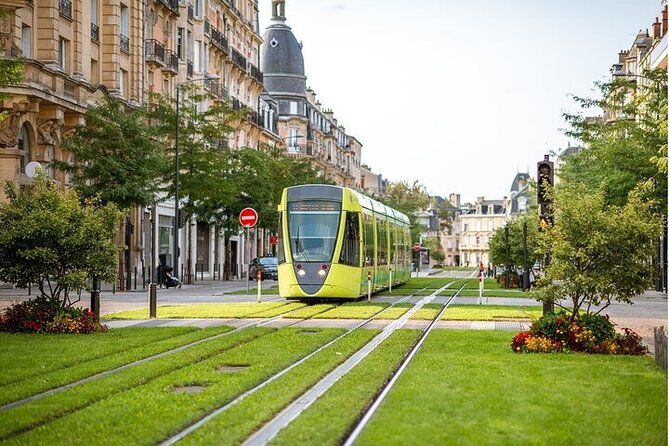 Reims Scavenger Hunt and Highlights Self Guided Audio Tour - Place Drouet-d’Erlon brings food and people into the route