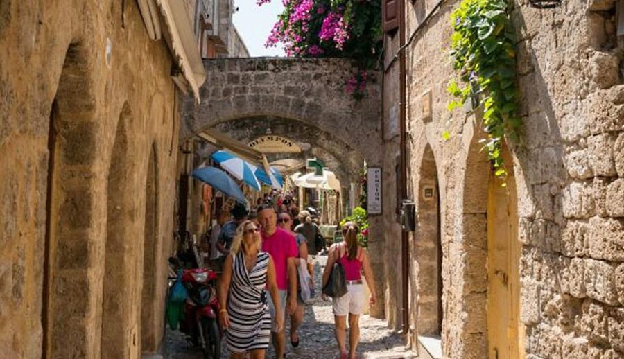 Rhodes: Private Medieval City Treasure Hunt with Food Stop - Walking the Street of the Knights