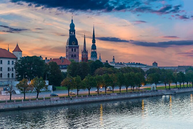 Riga Scavenger Hunt and Highlights Self Guided Audio Tour - How the Riga self-guided hunt works