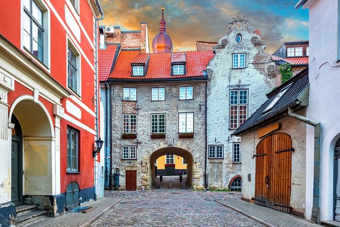 Riga Scavenger Hunt and Highlights Self Guided Audio Tour - Riga Castle and Riga Cathedral