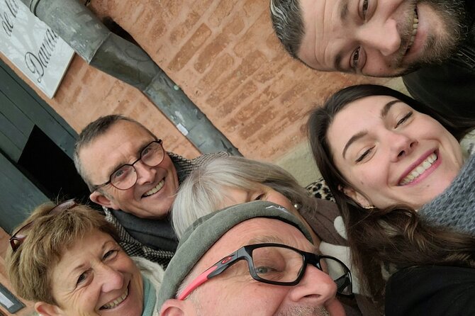 Romantic Toulouse: Self-Guided Love Story Puzzle Walk - A sightseeing game, not a standard city tour