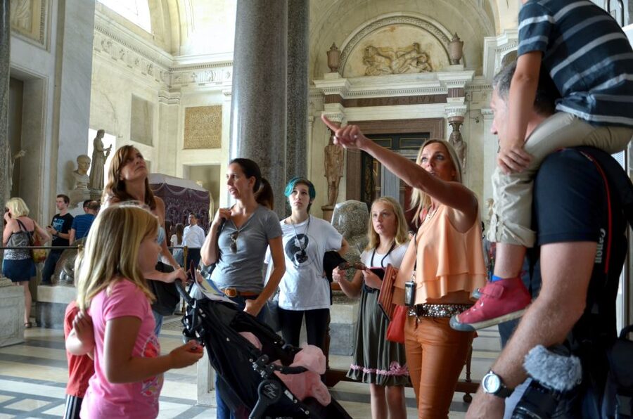 Rome: 2.5-Hour Family Vatican Highlight Scavenger Hunt - Why a Vatican scavenger hunt works for children