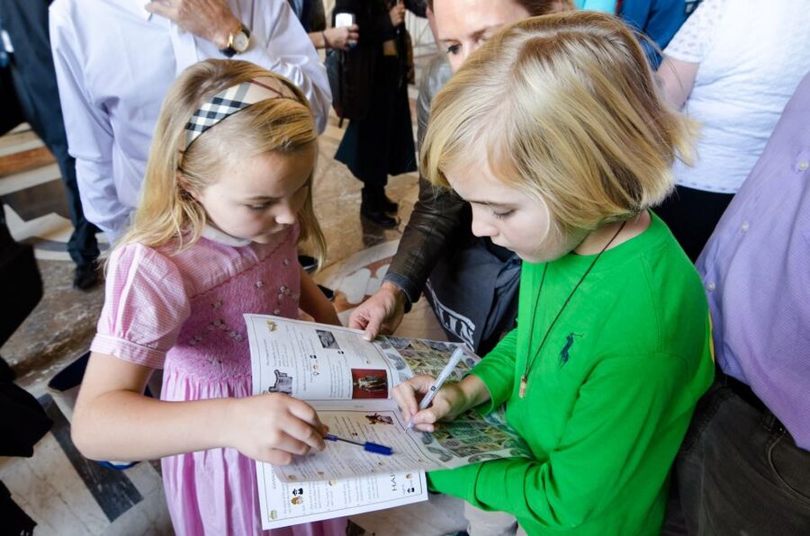 Rome: 2.5-Hour Family Vatican Highlight Scavenger Hunt - Meeting your guide outside the Vatican Museums
