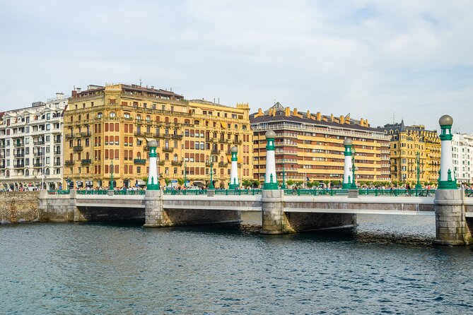 San Sebastian: Old Town Exploration Game and Tour - Constitution Square and the Old Town streets