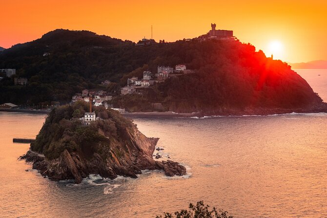 San Sebastian Scavenger Hunt & Highlights Self Guided Audio Tour - What this San Sebastian scavenger hunt actually feels like