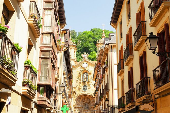 San Sebastian Scavenger Hunt & Highlights Self Guided Audio Tour - Begin at Maria Kristina Zubia