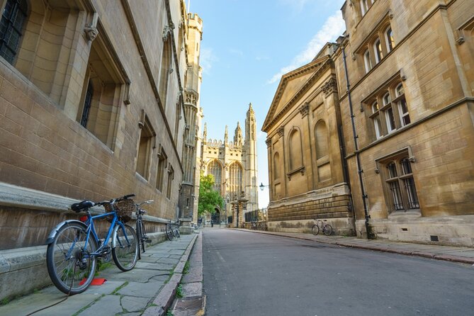 Scholars & Secrets of Cambridge: Self-Guided Puzzle Adventure - King’s College and the classic Cambridge view
