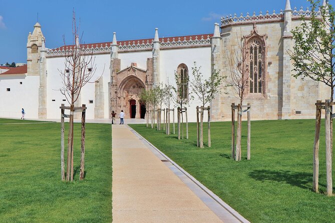 Secrets of Setúbal: Exploration Game and Tour - The Pillory and Mercearia Confiança de Troino