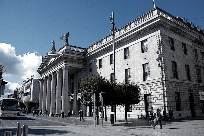 Self-Guided Scavenger Hunt: Dublin Adventure - Green spaces and small discoveries along the way