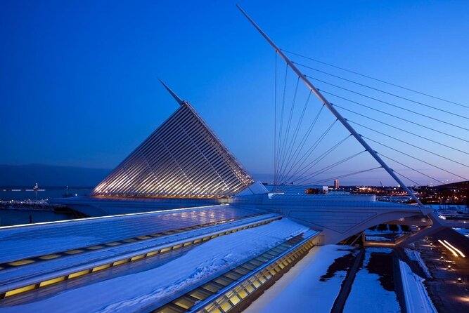 Self-Guided Scavenger Hunt: Milwaukee A Splash of Color - Key points at a glance