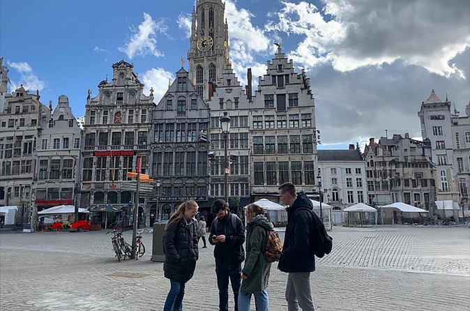 Self-Guided Secrets of Amsterdam Exploration Game - Why the private format matters